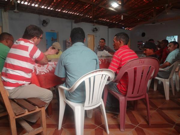 Sindicato e trabalhadores se reúnem para debater legalização da extração da palha de carnaúba