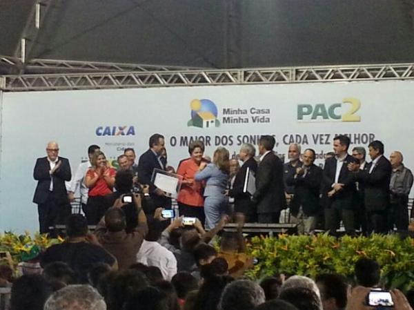 'Queria sobrevoar baixinho para ver o Delta', diz Dilma Rousseff no Piauí