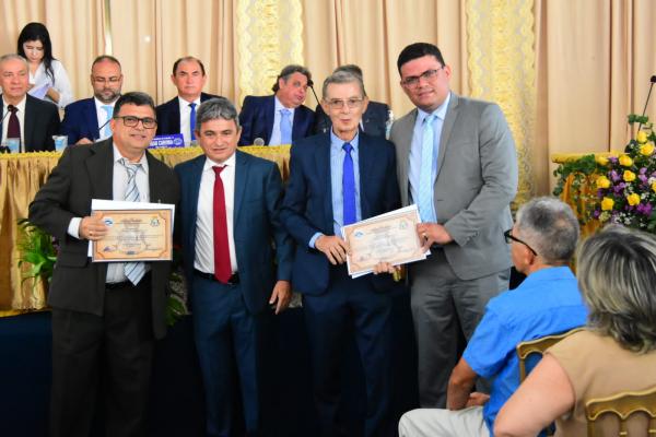 Sess&atilde;o Solene concede t&iacute;tulos de cidadania em homenagem aos 126 anos de Floriano(Imagem:CMF)