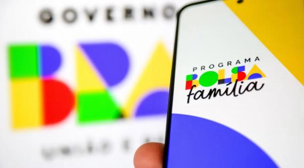 Reajuste do valor do Bolsa Família só será discutido em 2024, diz Wellington Dias