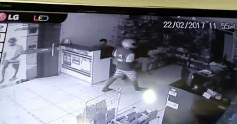 Farmácia é assaltada em Floriano e bandidos levam dinheiro do caixa