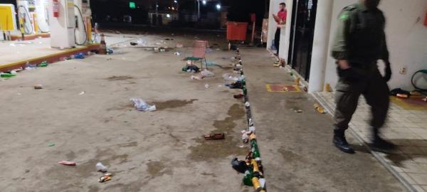 Polícia Militar dispersa aglomeração de jovens em posto de combustível na Zona Sul de Teresina