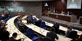 Vereadores com destino partidário indefinido na capital