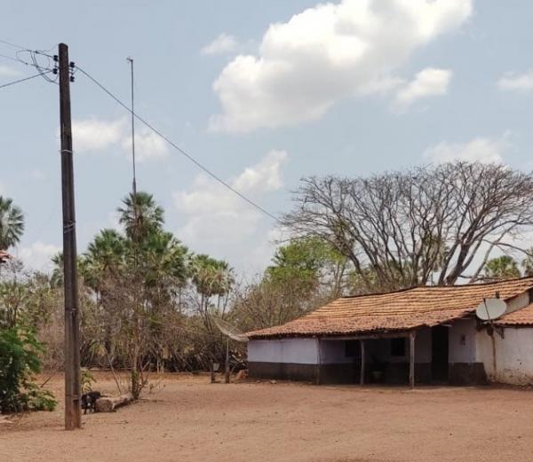 Onze localidades rurais de Floriano recebem manutenção na rede de iluminação pública