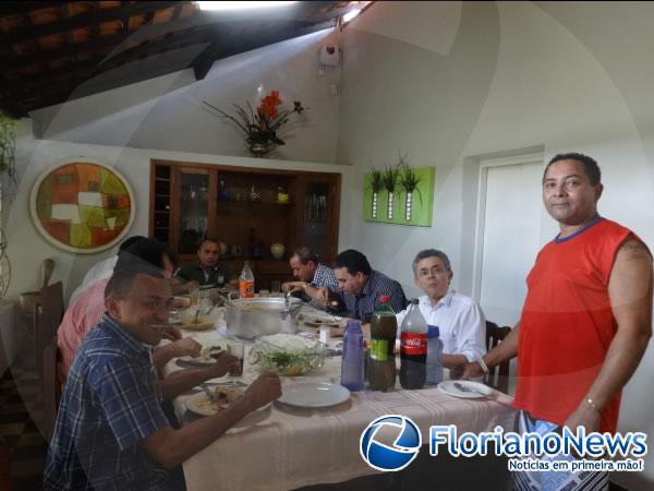  Almo&ccedil;o especial celebra anivers&aacute;rio de Valdir.(Imagem:FlorianoNews)