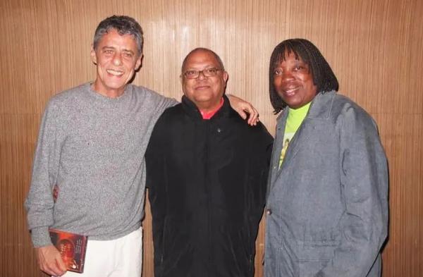Pablo Milanés deixa laços fortes com a MPB pelas afinidades ideológicas e musicais com Chico Buarque
