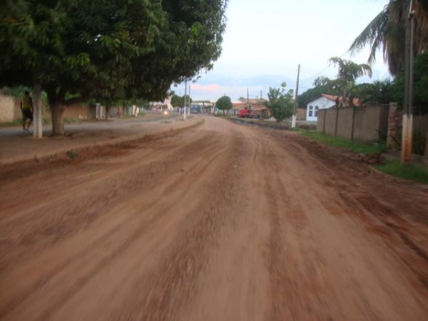 Av. Dirceu Arcoverd, bairro Irapu&aacute;(Imagem:reda&ccedil;ao)