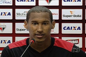 Artur lamenta vitória magra e diz que Atlético-GO poderia ter se classificado