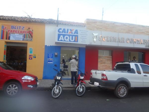 Ag&ecirc;ncia correspondente ?Caixa Aqui? &eacute; assaltada em Floriano.(Imagem:FlorianoNews)