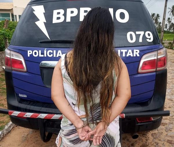  Mulher suspeita por duplo homic&iacute;dio no Piau&iacute; &eacute; presa em fuga com a m&atilde;e no Cear&aacute;.(Imagem:Pol&iacute;cia Militar do Cear&aacute;)