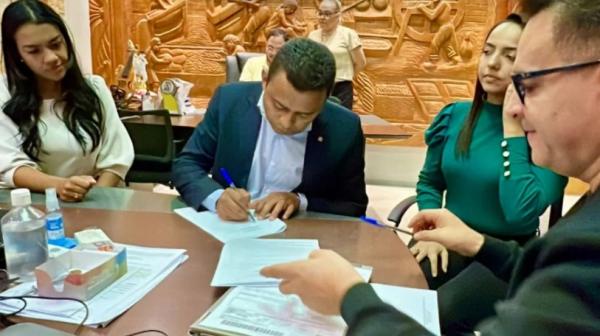 Dr. Francisco anuncia assinatura da ordem de serviço para construir o Mirante do Mimbó, em Amarante