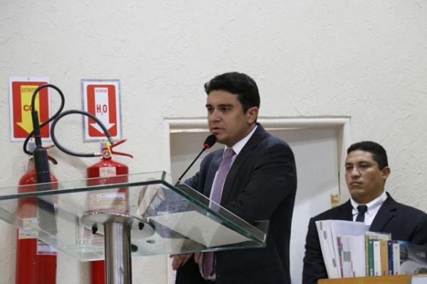 PF apreende R$ 17 mil e investiga farra de bebidas em troca de votos no interior do Piauí