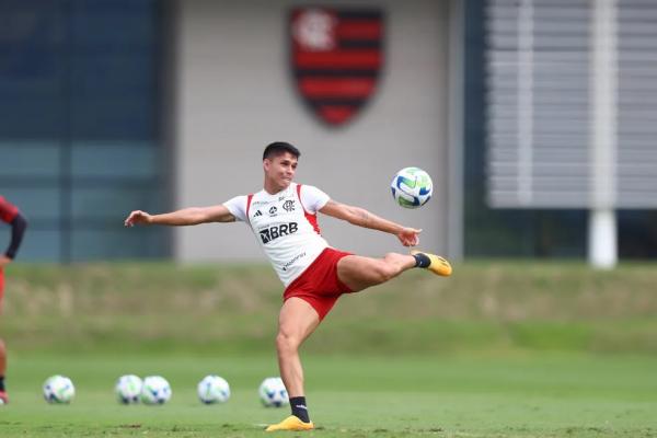 Escalação do Flamengo: Sampaoli monta time na véspera, e Luiz Araújo é a novidade em treino