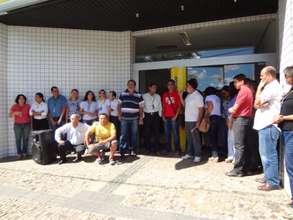 Servidores paralisam atividades em protesto contra ass&eacute;dio moral no BB de Floriano.(Imagem:FlorianoNews)