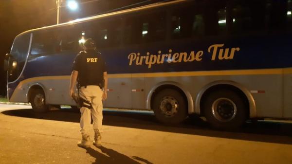 PRF inicia abordagens a ônibus interestaduais para controle do coronavírus no Piauí