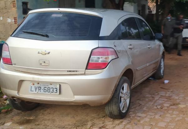 Carro de motorista de app vítima de roubo é encontrado em posse de ex-candidato a vereador de Oeiras