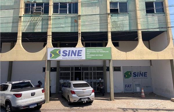 Sine disponibiliza 124 vagas de emprego