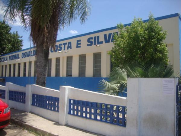 ESCOLA NORMAL OSVALDO DA COSTA E SILVA - 50 ANOS DE FUNDA&Ccedil;&Atilde;O(Imagem:REDA&Ccedil;AO)