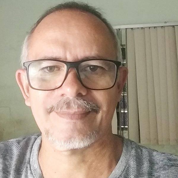 Professor do Piauí é condenado a pagar R$ 50 mil por post que viralizou na internet
