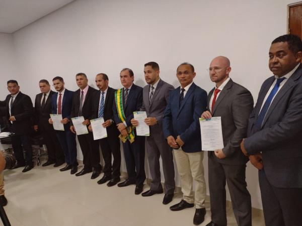  Prefeito Ant&ocirc;nio Reis empossa novos secret&aacute;rios municipais(Imagem:FlorianoNews)