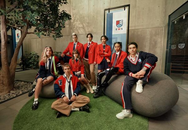 Remake de "Rebelde" ganha primeira foto