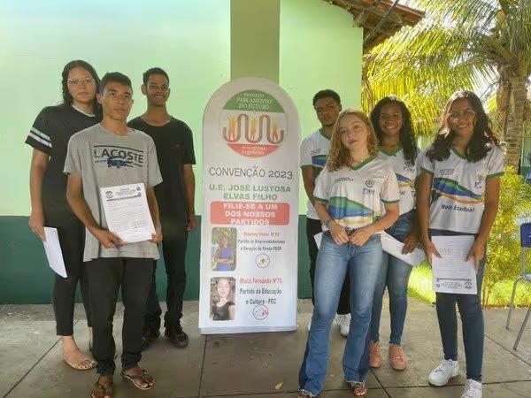 Estudantes realizam convenções partidárias do Projeto Parlamento do Futuro