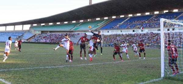 Fora de casa, Moto Club segura 0 a 0 com River-PI e mantém liderança