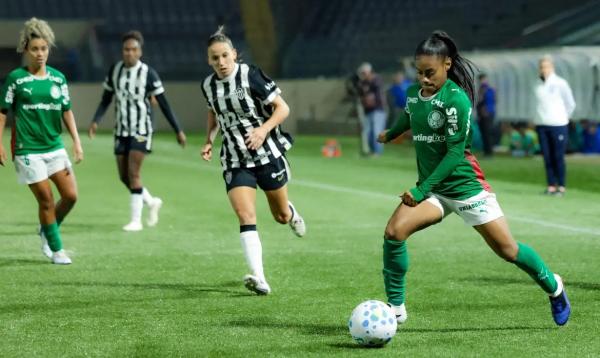 BR feminino: Palmeiras goleia Atlético-MG e assume vice-liderança