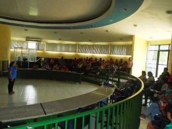 SINTE Regional de Floriano realiza assembl&eacute;ia com servidores da rede municipal.(Imagem:FlorianoNews)