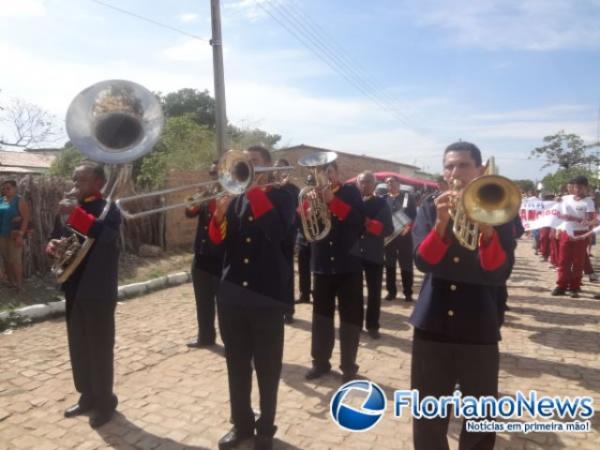 Cerim&ocirc;nia c&iacute;vica marca anivers&aacute;rio de S&atilde;o Francisco do Piau&iacute;.(Imagem:FlorianoNews)