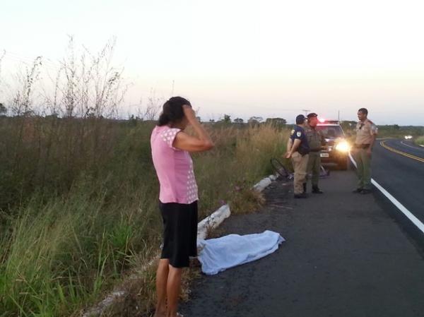 Ciclista não identificado morre após ser atropelado na BR 343 em Piripiri