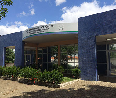 Jovem é encontrado morto dentro de banheiro de casa no Dirceu
