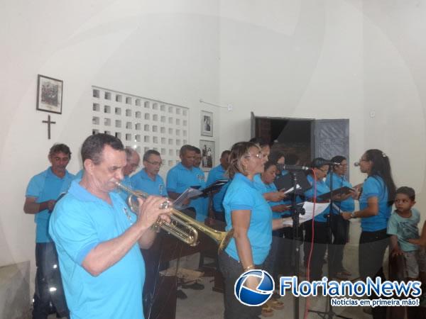 Prociss&atilde;o encerrou os festejos de Nossa Senhora de F&aacute;tima em Floriano.(Imagem:FlorianoNews)