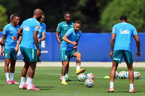 Treino da sele&ccedil;&atilde;o.(Imagem:Reuters/Caen Couto)