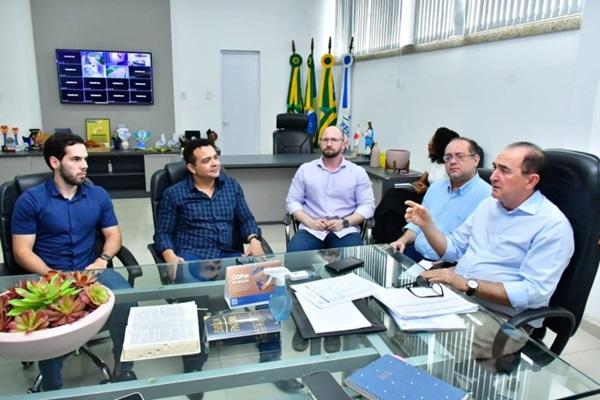 Prefeito e Grupo FS se reúnem para tratar sobre a implantação de um Terminal de Combustível