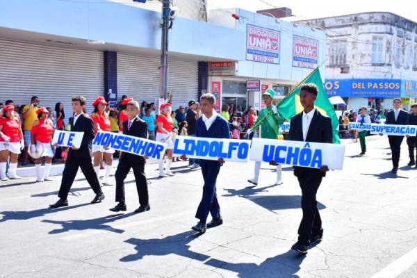 Desfile C&iacute;vico marca as comemora&ccedil;&otilde;es pela Independ&ecirc;ncia do Brasil em Floriano.(Imagem:Secom)