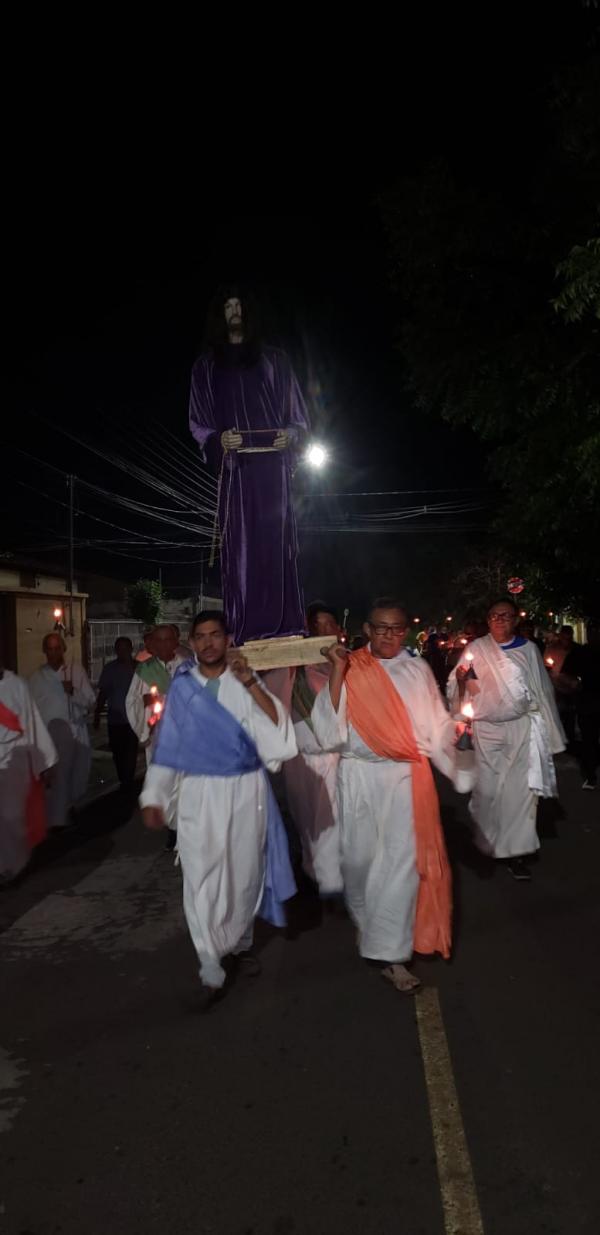 Prociss&atilde;o do Fogar&eacute;u emociona fi&eacute;is em Floriano com encena&ccedil;&atilde;o da pris&atilde;o de Jesus(Imagem:Pascom )