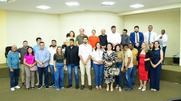 Poder Legislativo acompanha a posse do Conselho Municipal de Habitação de Floriano