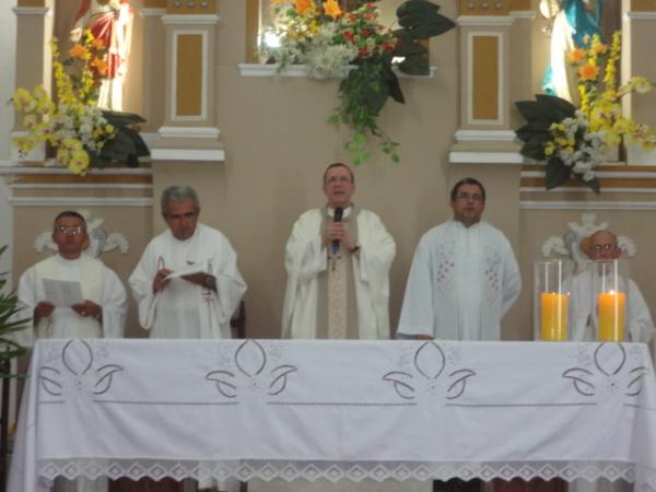 Cat&oacute;licos participaram da III Caminhada da Paz em Floriano.(Imagem:FlorianoNews)