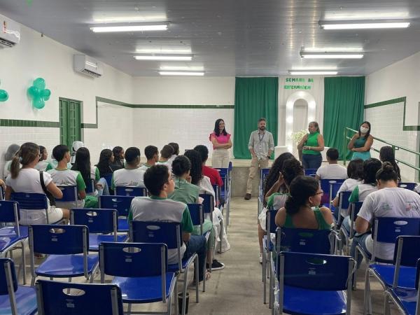 Estudantes da rede estadual de União e Fronteiras adquirem experiência com a Semana da Enfermagem