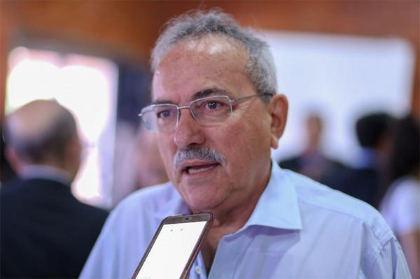 "É irracional" diz Átila Lira sobre crise no governo iniciada no PSL
