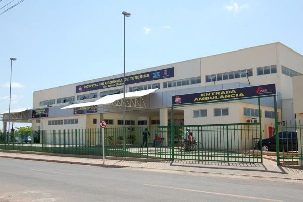 Menina de 3 anos arrastada por moto está em estado grave no HUT