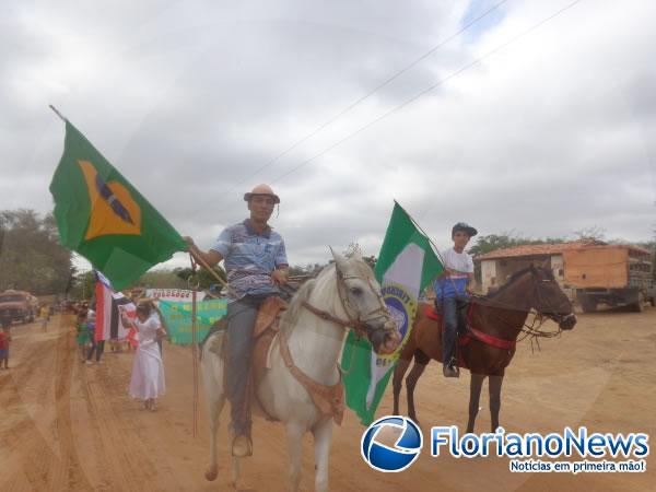 Realizada 1&ordf; Parada C&iacute;vica das escolas do campo de Bar&atilde;o de Graja&uacute;.(Imagem:FlorianoNews)