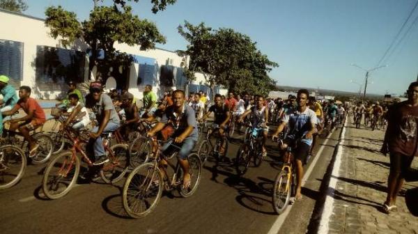 Passeio cicl&iacute;stico abre programa&ccedil;&atilde;o de 121&ordm; anivers&aacute;rio de Floriano.(Imagem:FlorianoNews)