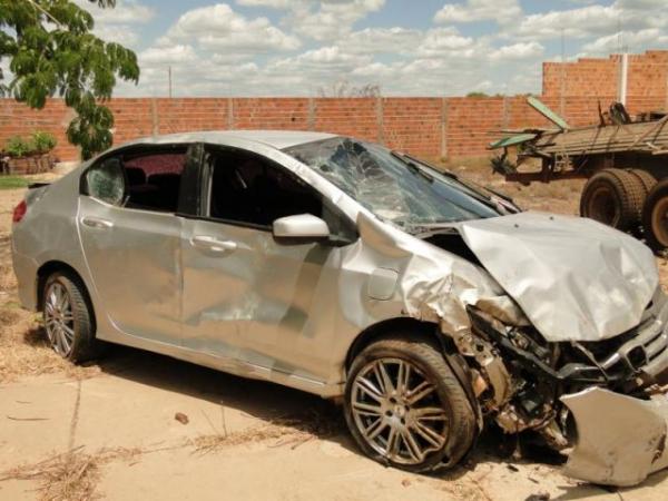 Carro capota com irmão de empresário piauiense