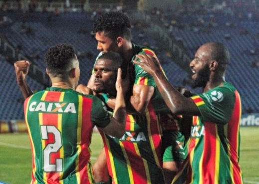 Sampaio vence e deixa o Figueirense cada vez mais distante do acesso