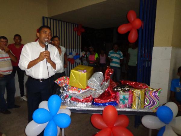 Associa&ccedil;&atilde;o de Moradores do Bairro Catumbi realizou festa para as m&atilde;es(Imagem:FlorianoNews)