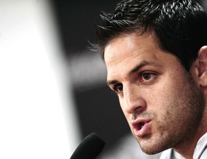 Com Pato próximo, Timão muda de postura e admite negociar Martinez