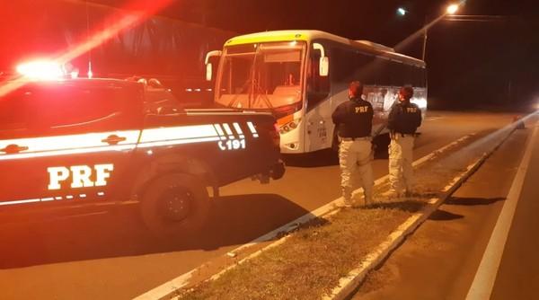 PRF apreende ônibus com mais de R$ 20 mil em débitos no Piauí