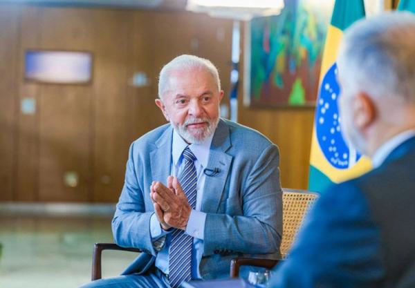 Governo Lula prevê salário mínimo de R$ 1.502 em 2025